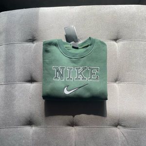 green vintage nike crewneck